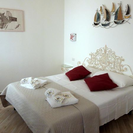 Clelia'S Boutique Rooms & Suites La Maddalena  Exterior photo