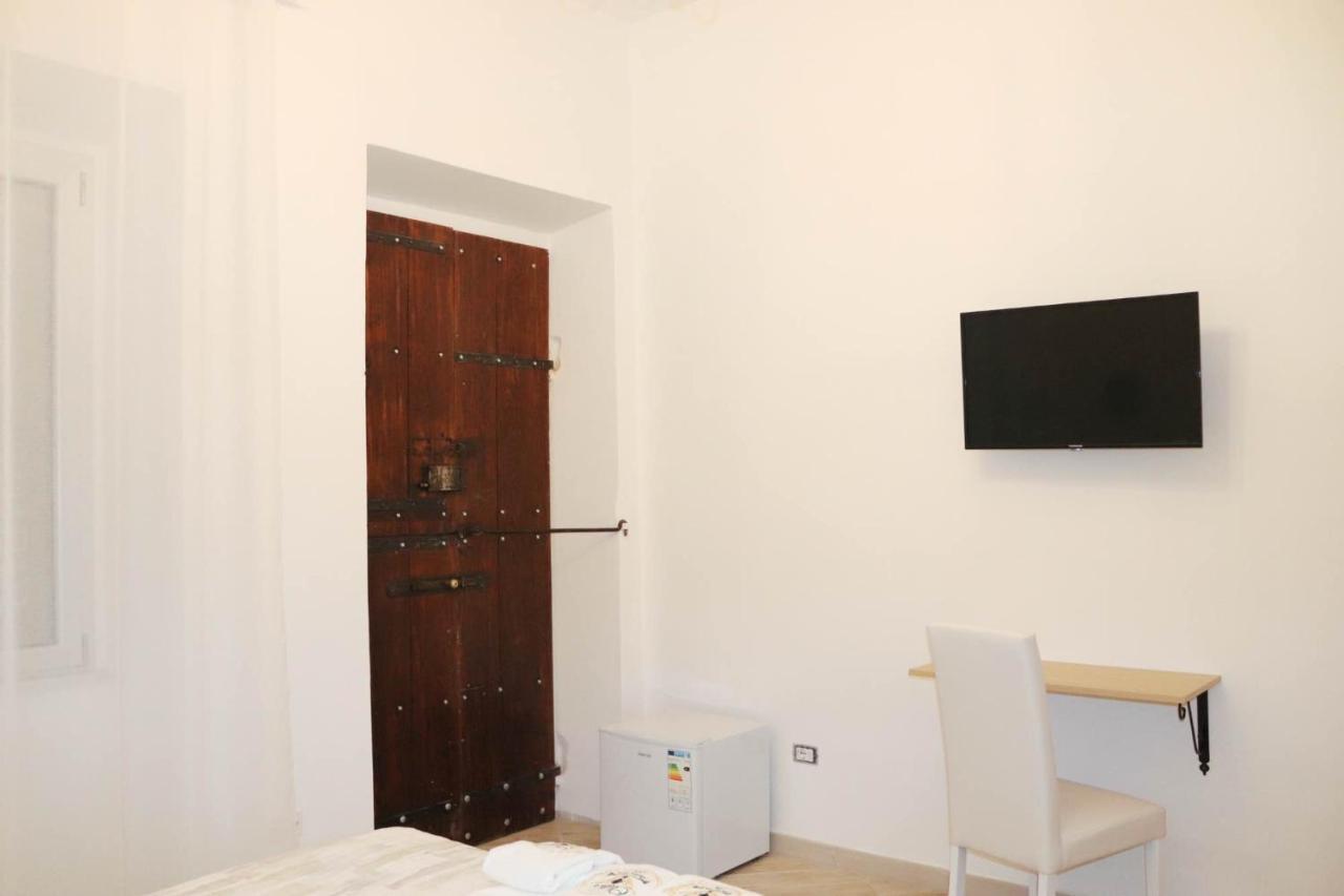 Clelia'S Boutique Rooms & Suites La Maddalena  Exterior photo
