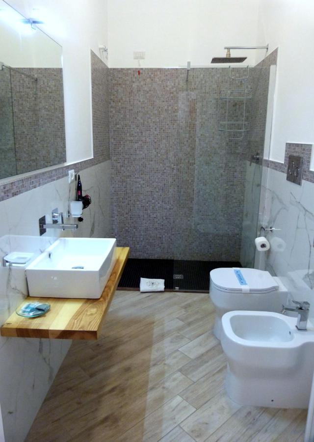 Clelia'S Boutique Rooms & Suites La Maddalena  Exterior photo