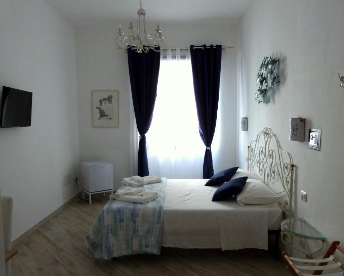 Clelia'S Boutique Rooms & Suites La Maddalena  Exterior photo